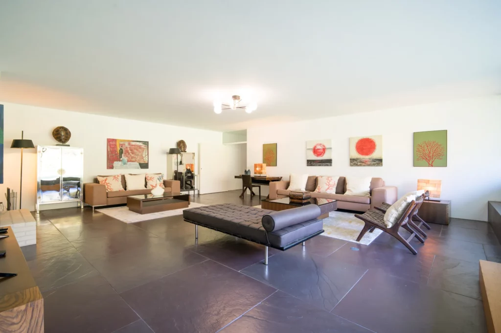 Cómodo y espacioso salón en la villa en Bom Sucesso Resort
