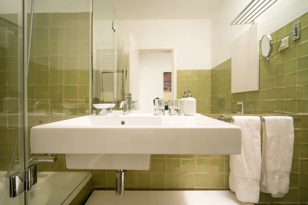 Baño verde de la villa Bom Sucesso Resort en Óbidos - Portugal