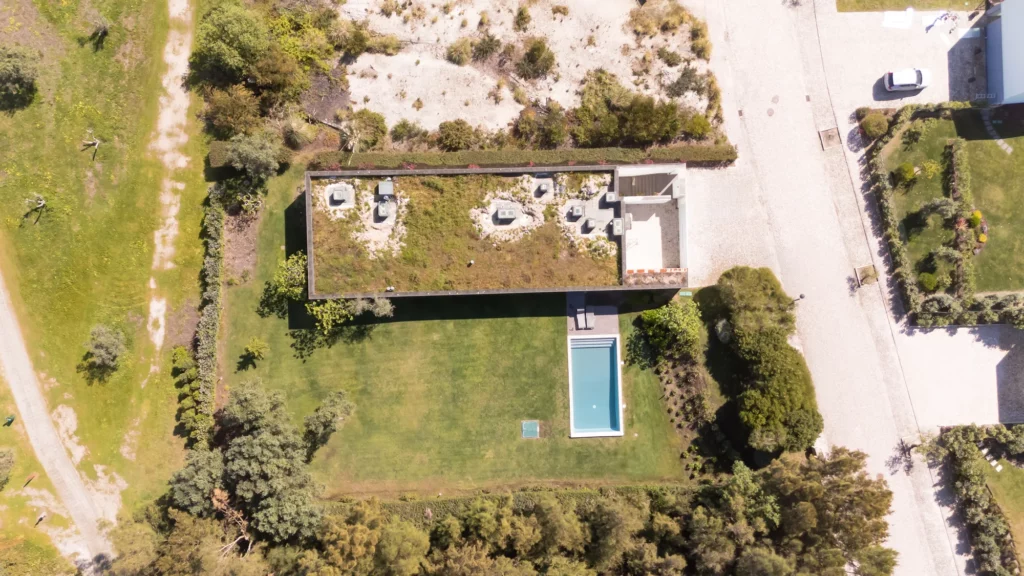 Vista dron de la villa y horizonte en Bom Sucesso Resort - Óbidos - Portugal