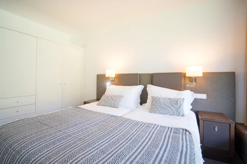 Suite gris de la villa Bom Sucesso en Óbidos Portugal