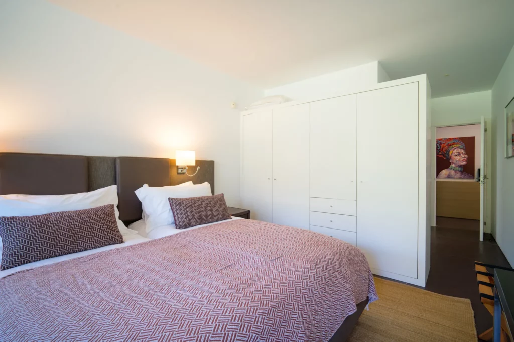 Suite roja de la villa Bom Sucesso en Óbidos